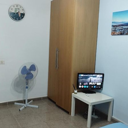 Los Cristianos Centro, Room With A Private Bathroom In Shared Apartment Arona  Eksteriør bilde
